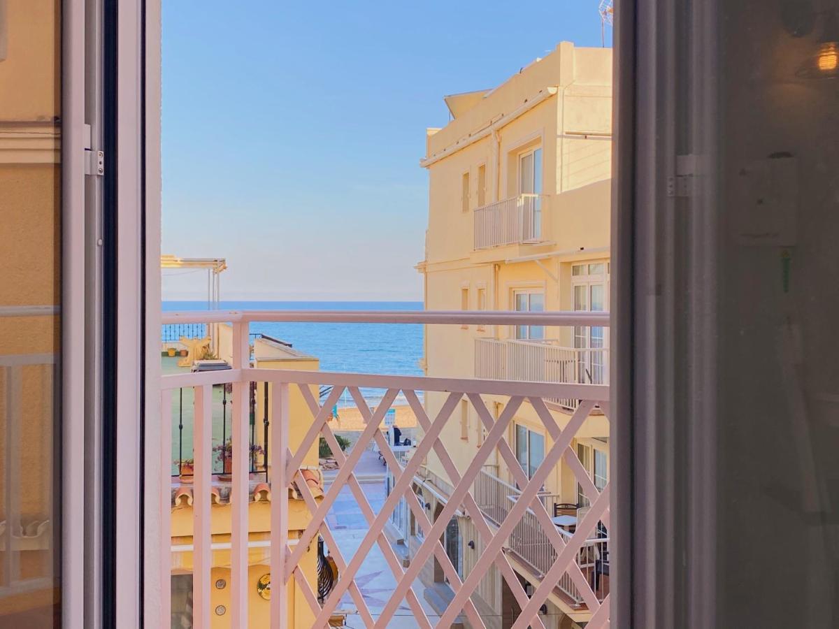 Alojamiento En La Carihuela-Costa Del Sol Торемолинос Екстериор снимка